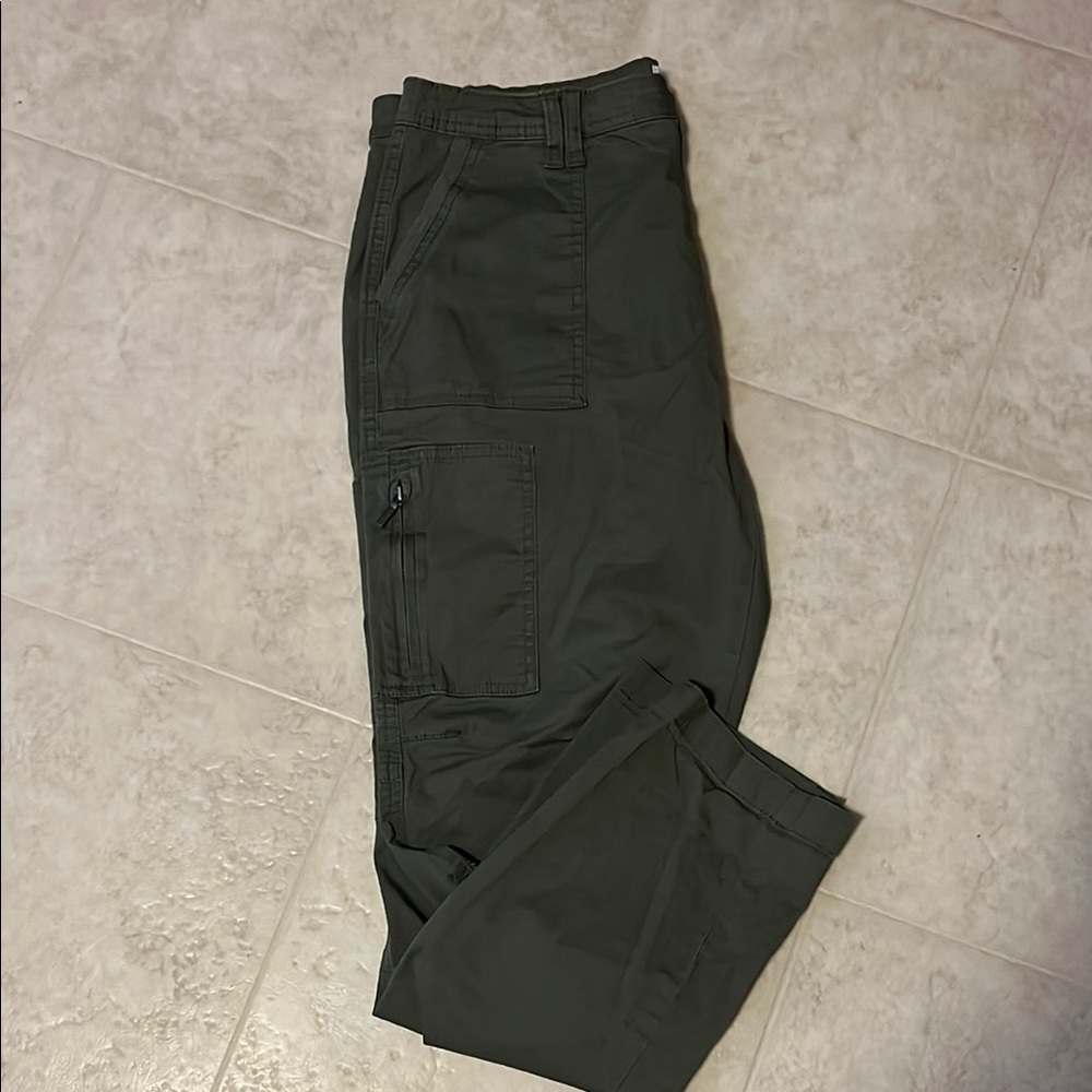 Cleo Women’s Charcoal Cargo Crop Pants